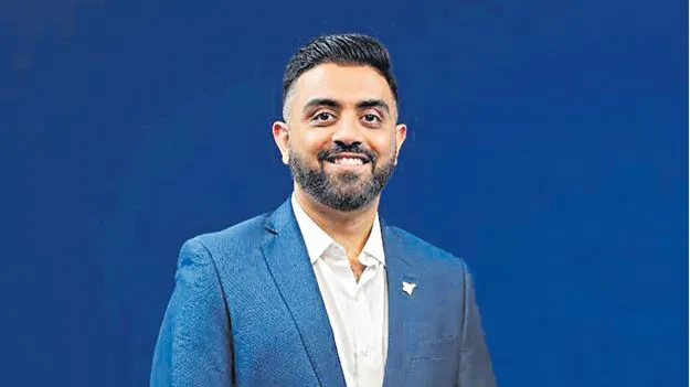 కాక్‌పిట్‌లో కత్తిపోట్లు