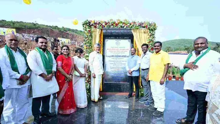 ఉత్తరాంధ్రకు గోదావరి జలాలు.. పోలవరం ఎడమ కాలువ ద్వారా విడుదల