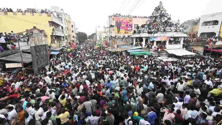 వెంకటగిరిలో పోలేరమ్మ జాతరకు పోటెత్తిన భక్తులు