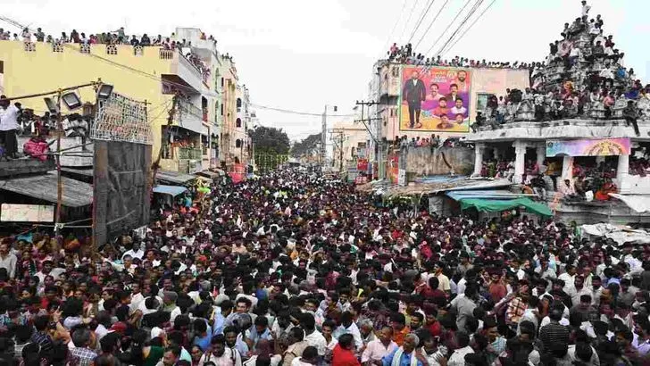వెంకటగిరిలో పోలేరమ్మ జాతరకు పోటెత్తిన భక్తులు
