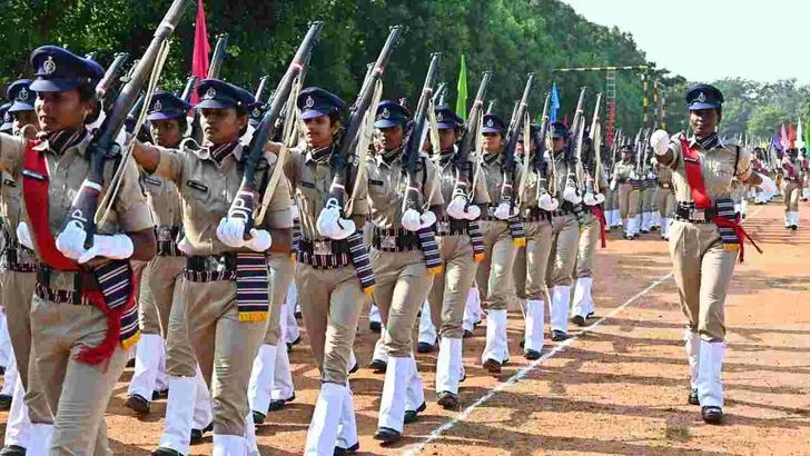 విజయనగరం జిల్లాలో మహిళా కానిస్టేబుళ్ల పాసింగ్‌ అవుట్‌ పరేడ్‌.. హాజరైన హోం మంత్రి అనిత