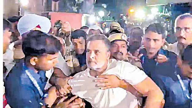 ఓట్ చోరీపై కదం  తొక్కిన విపక్షాలు!