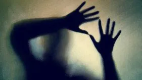 నేతలపై నేరాల మరకలు