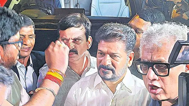 మోదీ కనుసన్నల్లోనే ఈసీ అక్రమాలు