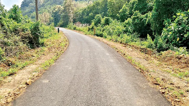  Roads నాడు రాళ్లు తేలి.. నేడు అద్దంలా మెరిసి! 
