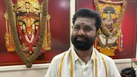 ఇంద్రకీలాద్రిపై వీఐపీ ప్రోటోకాల్ దర్శనాలు రద్దు: దుర్గ గుడి ఈవో