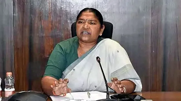గ్రామీణ భవనాల నిర్మాణంపై మంత్రి సీతక్క సమీక్ష