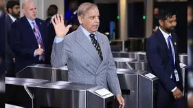 హఫీజ్ సయీద్‌పై ప్రశ్నలు.. సమాధానం ఇవ్వకుండానే వెళ్లిపోయిన షెహ్‌బాజ్ షరీఫ్