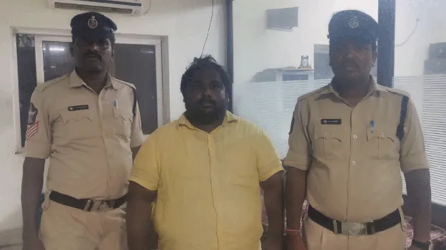 నామినేషన్లు చింపుతుంటే చూస్తుంటారా? 