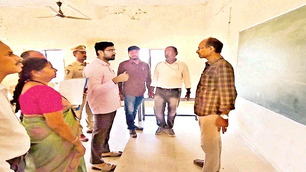   Strong Rooms  స్ర్టాంగ్‌ రూముల పరిశీలన