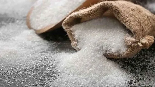 చక్కెర నిల్వలపై కొరడా