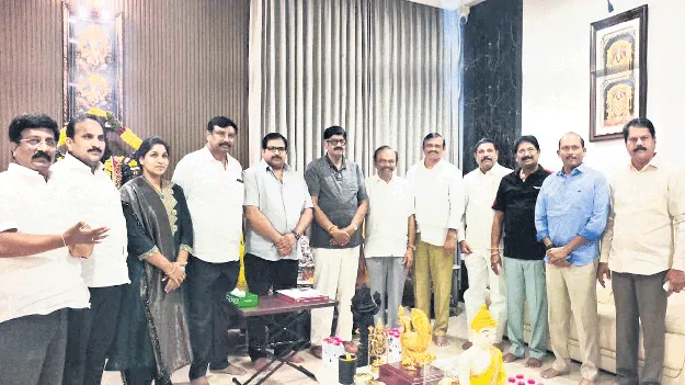 రెండో రోజూ ఉత్సాహంగా..