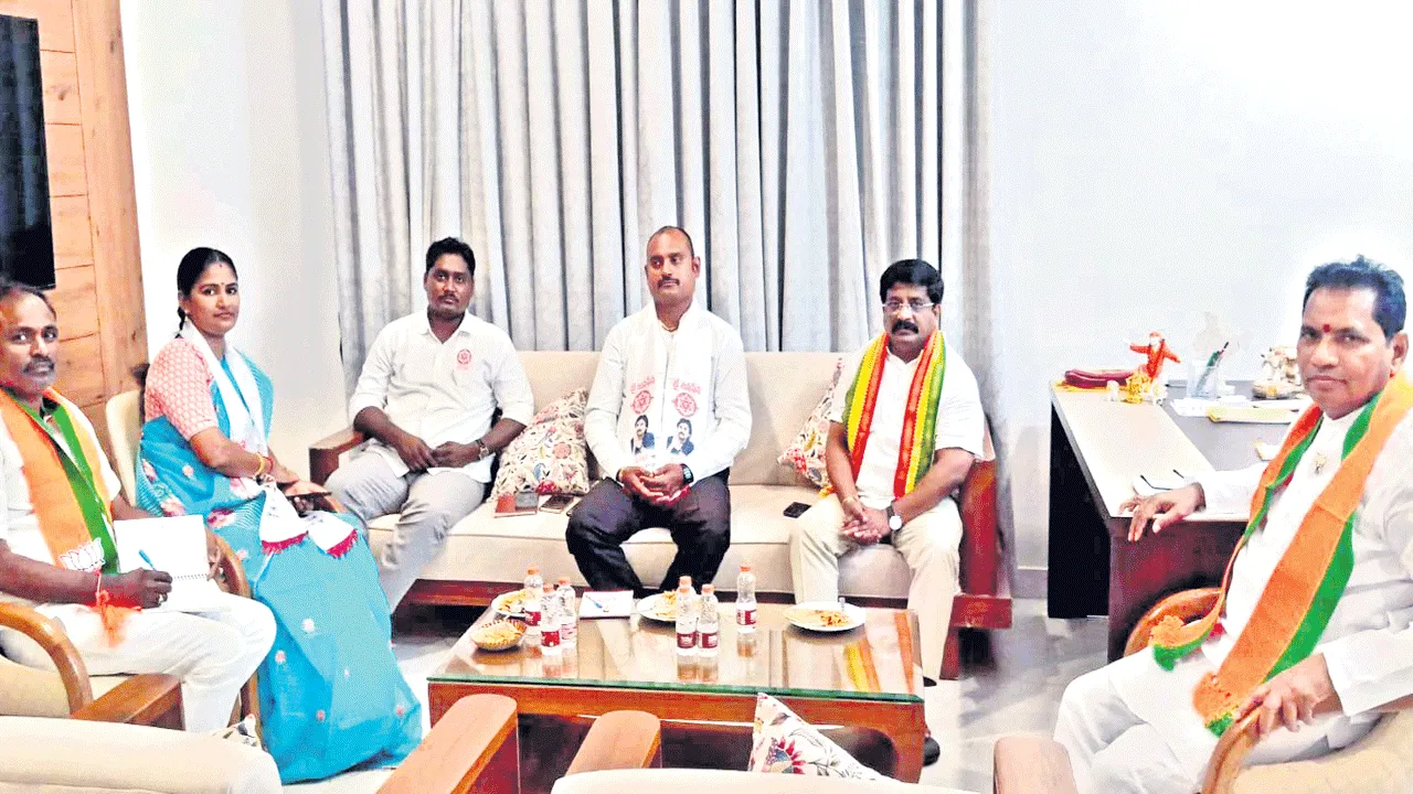 ‘స్థానిక’ ఎన్నికల్లో విజయమే లక్ష్యంగా పనిచేయాలి