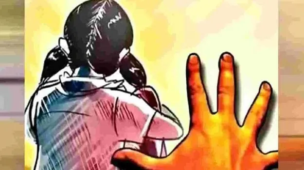 వికారాబాద్‌లో దారుణం.. చిన్నారులతో అసభ్యంగా ప్రవర్తించిన టీచర్‌..