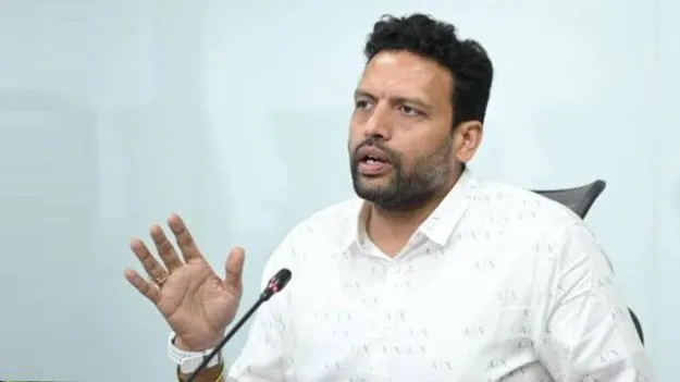 కర్నూల్ జిల్లా గణేశ్ ఉత్సవ కమిటీ సభ్యులతో మంత్రి టీజీ భరత్ భేటీ