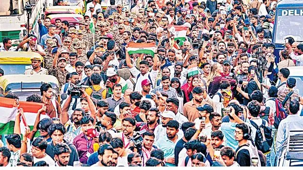 తిరంగా ర్యాలీ   ఉద్రిక్తం