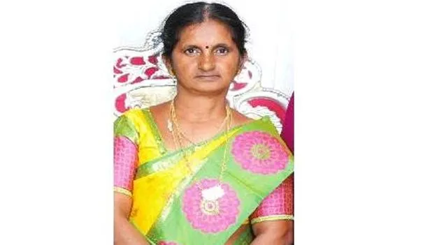 మహిళ దారుణ హత్య 