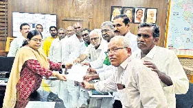 మరో సంక్షోభం