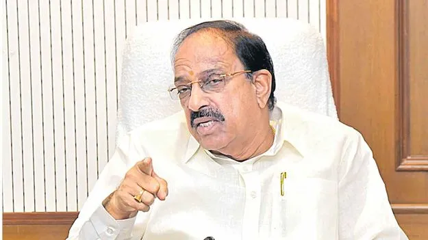 పామాయిల్‌ రైతుల నోట్లో మట్టికొడుతున్న కేంద్రం