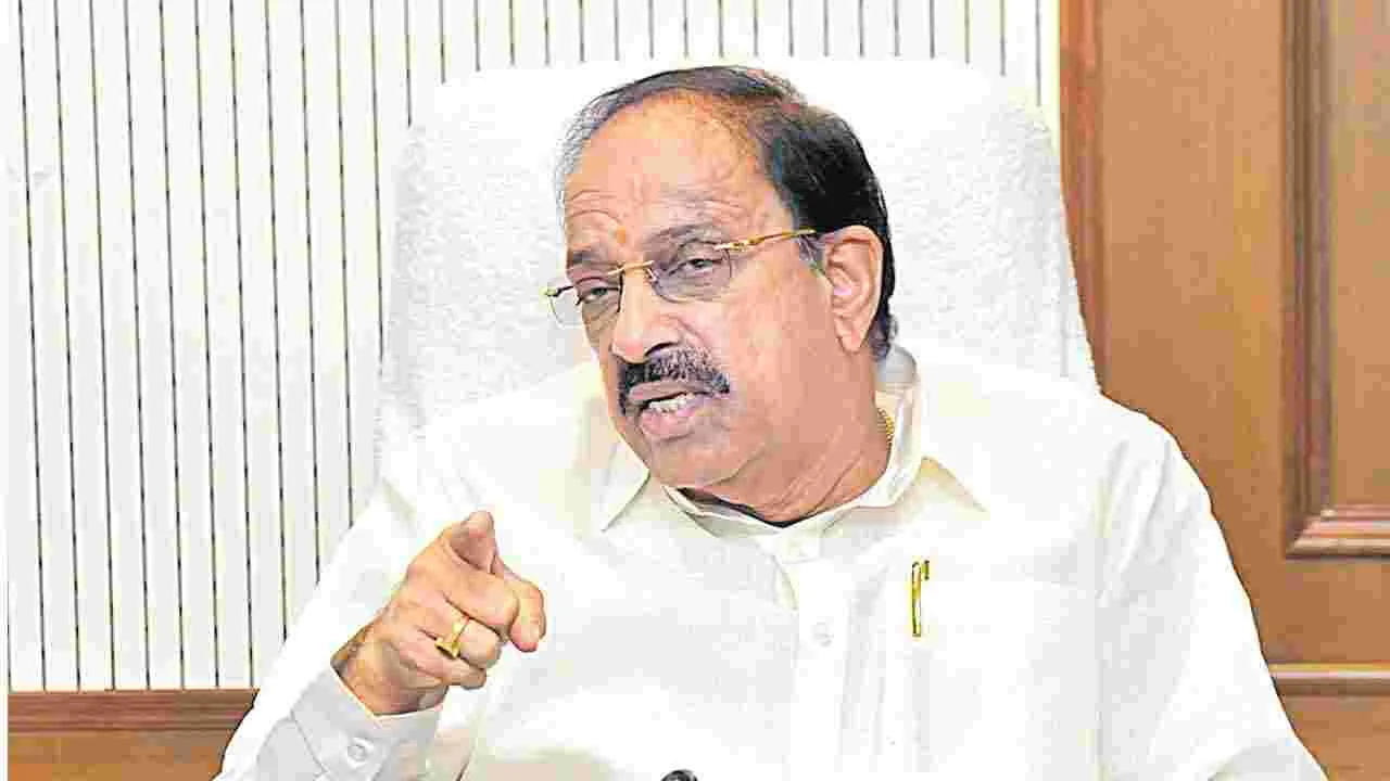 పామాయిల్‌ రైతుల నోట్లో మట్టికొడుతున్న కేంద్రం