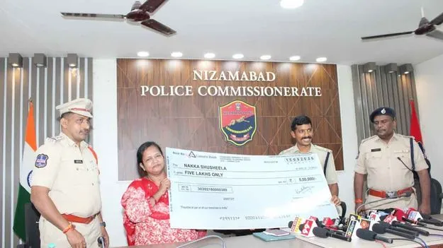 మావోయిస్టు నేత సుశీలరాణి లొంగుబాట