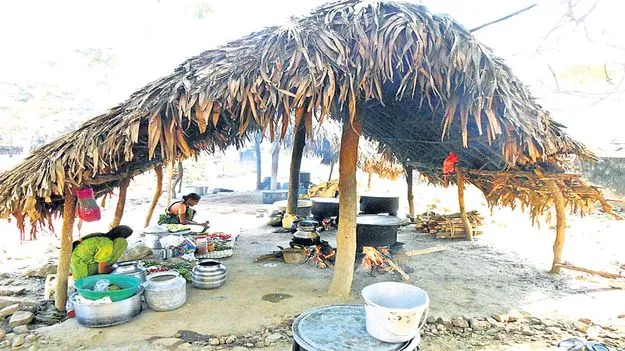 బడి భోజనం బిల్లులకు నిరీక్షణ