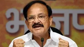 కులం, మతం, డబ్బుతో దేశాన్ని విభజించాలని చూస్తున్నారు: వెంకయ్య నాయుడు..