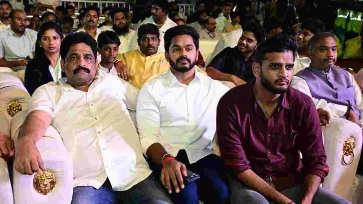 విజయవాడ ఉత్సవ్ 2.0.. సీఎంలు చంద్రబాబు, విజయ్ సందడి