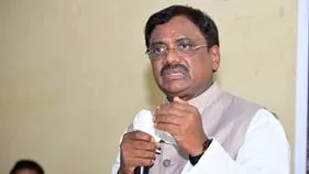 సింగరేణిపై సమాచారం లేకుండా మాట్లాడుతున్న కేటీఆర్: మంత్రి వివేక్