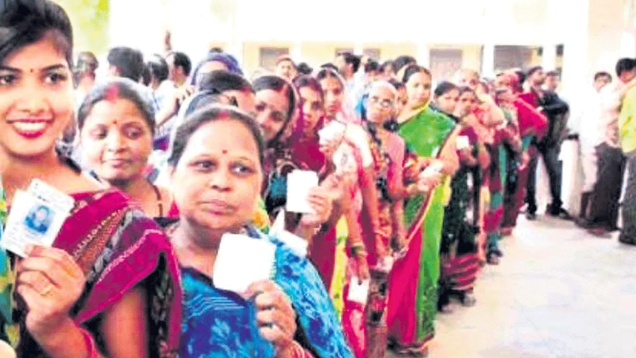 మహిళా ఓటర్లే అధికం! మహిళా ఓటర్లే అధికం!