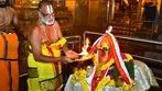 యాదాద్రిలో స్వాతి నక్షత్రం సందర్భంగా ప్రత్యేక పూజలు.. గిరి ప్రదక్షిణ