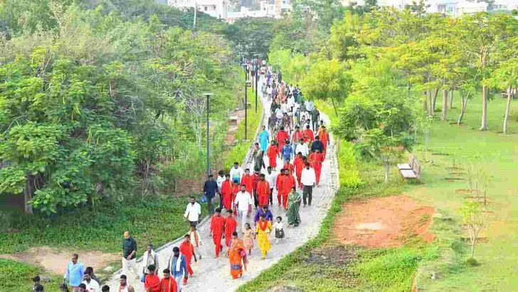 యాదాద్రిలో స్వాతి నక్షత్రం సందర్భంగా ప్రత్యేక పూజలు.. గిరి ప్రదక్షిణ