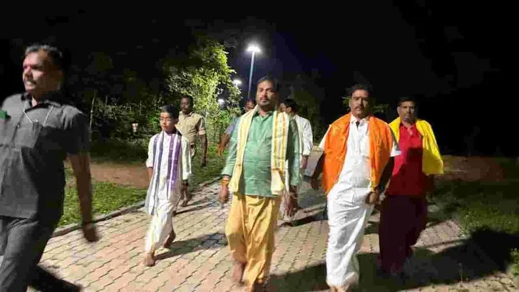 యాదాద్రిలో స్వాతి నక్షత్రం సందర్భంగా ప్రత్యేక పూజలు.. గిరి ప్రదక్షిణ
