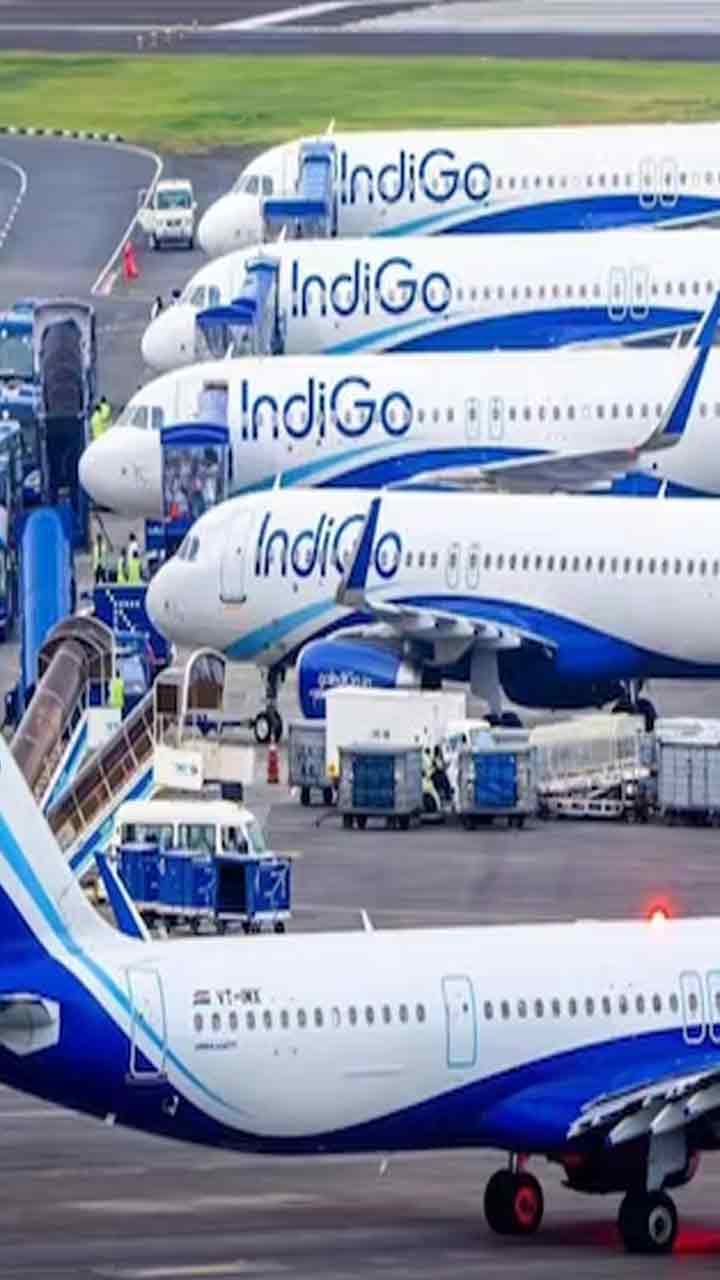 ఇండిగో విమానాలు ఆలస్యం.. వేలాది మంది ఆకలితో నిరీక్షణ