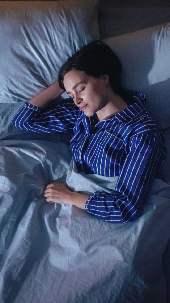 sleeping way - ShareChat