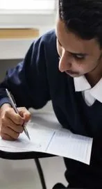 స్టూడెంట్స్ రోజుకు 8 గంటల చొప్పున చదవాలంటే..