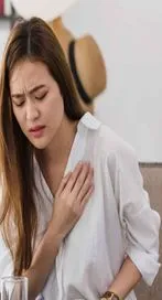 ఈ లక్షణాలను గమనించుకోండి.. హార్ట్ ఎటాక్ రావచ్చేమో..