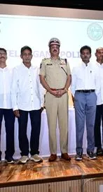 లొంగిపోయిన మావోయిస్టు అగ్ర నేతలు 